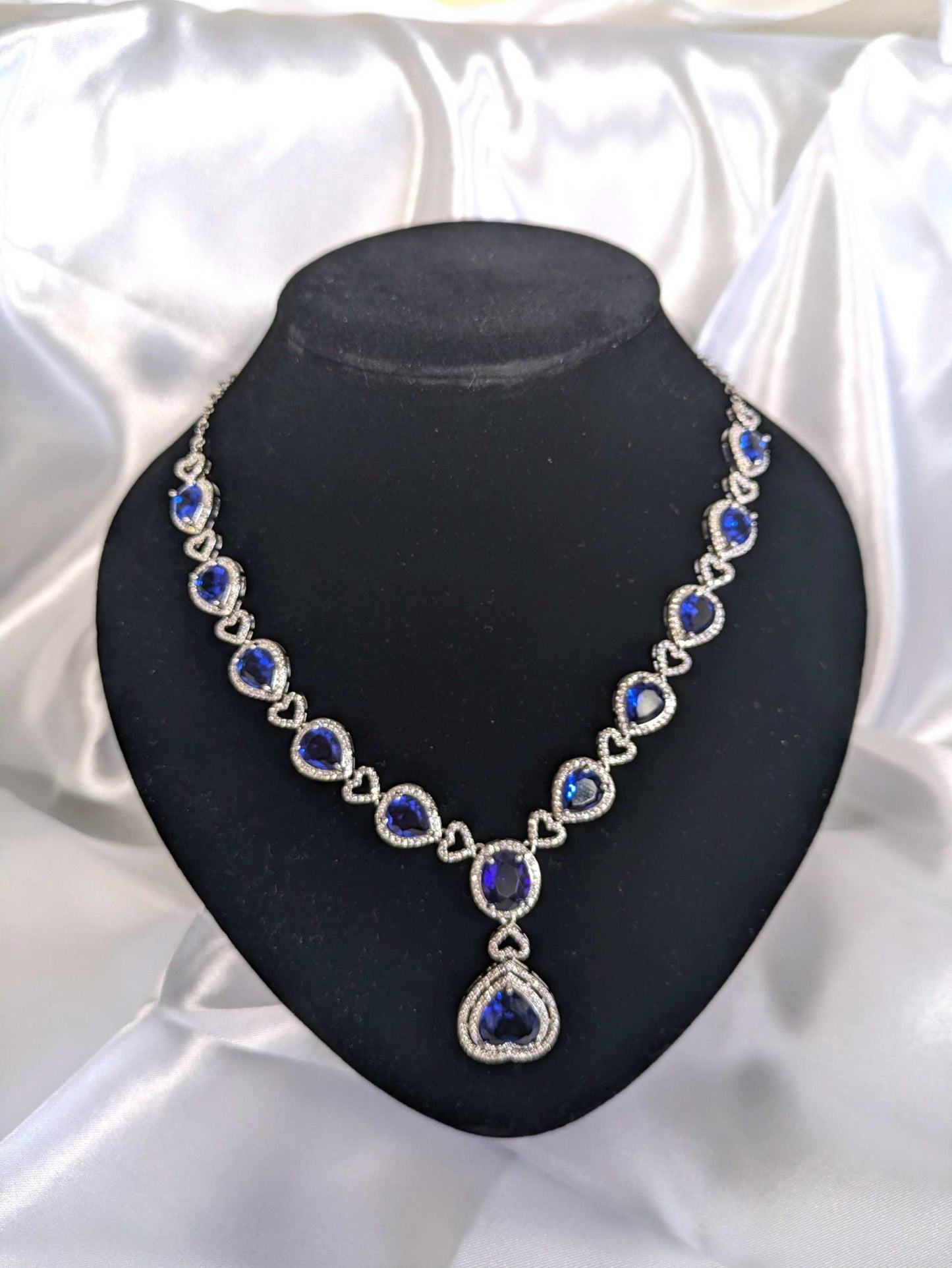 Luxurious Heart of the Ocean Blue Diamond Necklace
