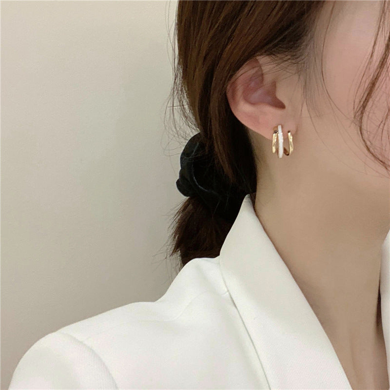 White three circle earrings