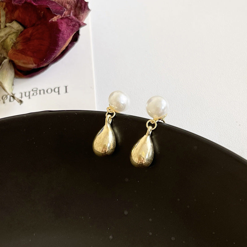 Sweet and cool water drop earrings