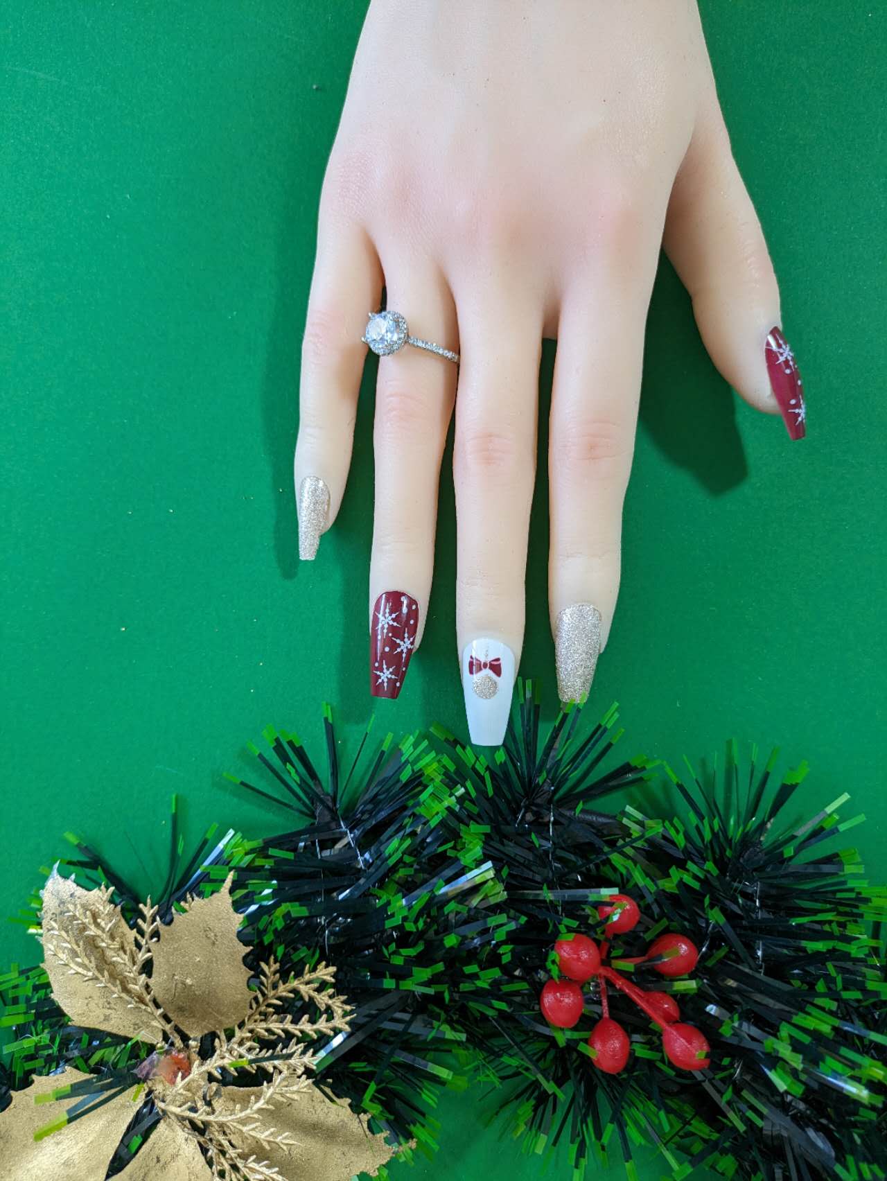 Santa Series Six-Snow and Bell Press On Nails