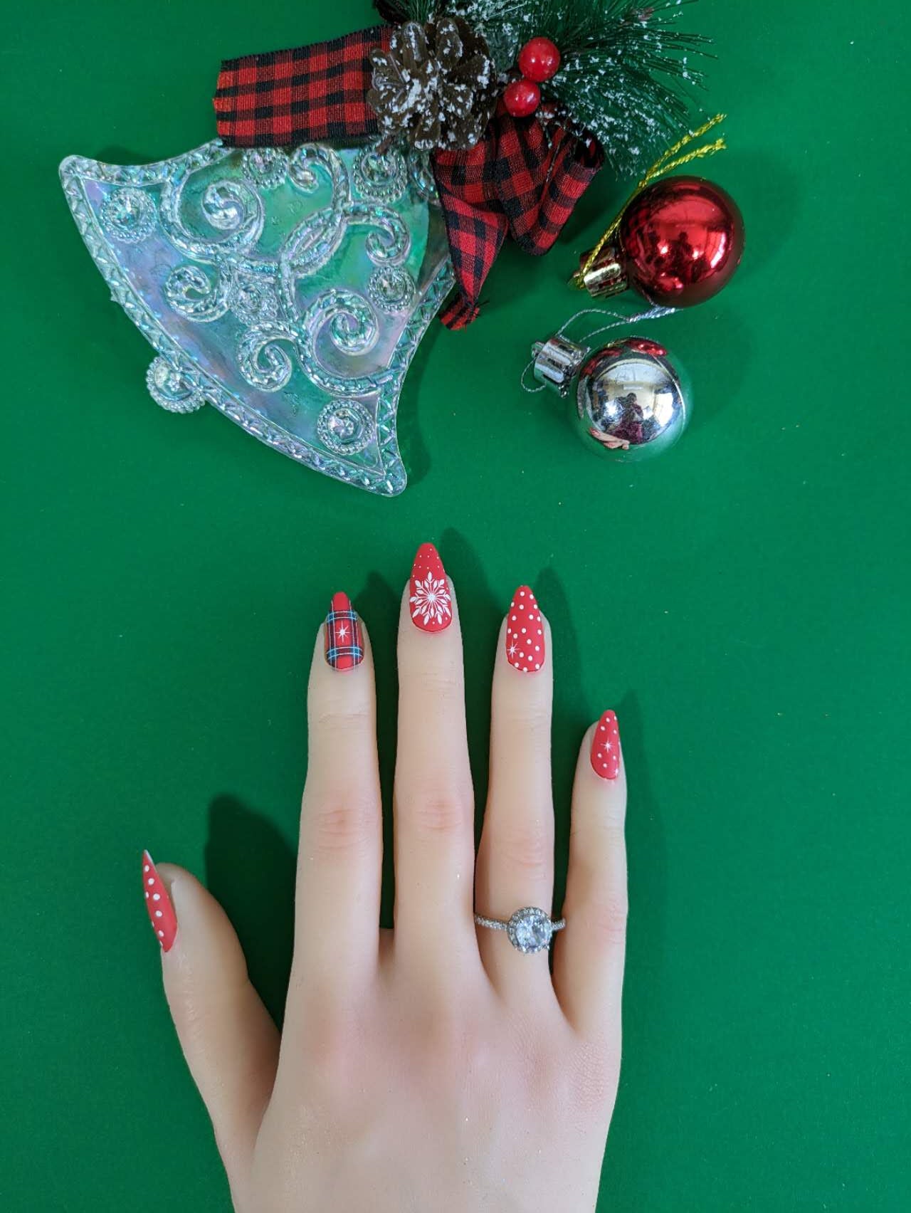 Santa Series Nine-Spot with Fireworks Press On Nails