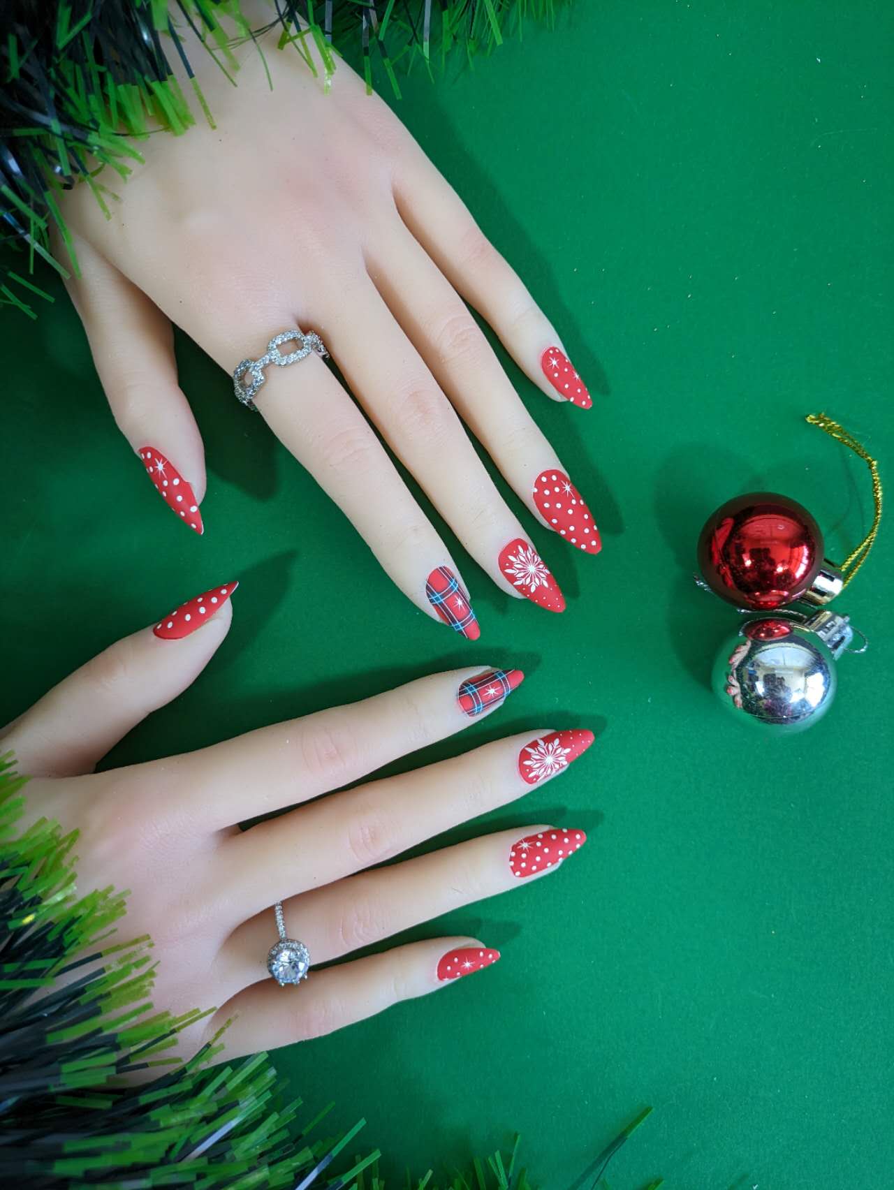 Santa Series Nine-Spot with Fireworks Press On Nails