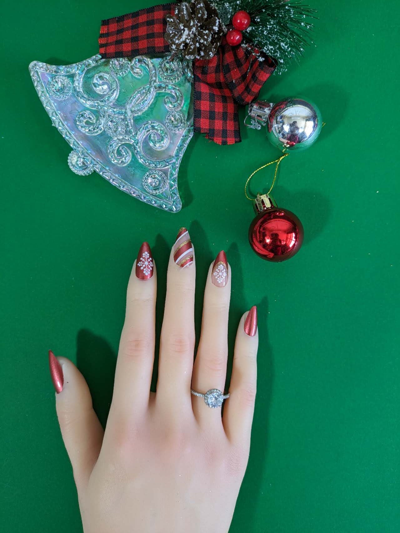 Santa Series Ten-Snow with Stripe Press On Nails