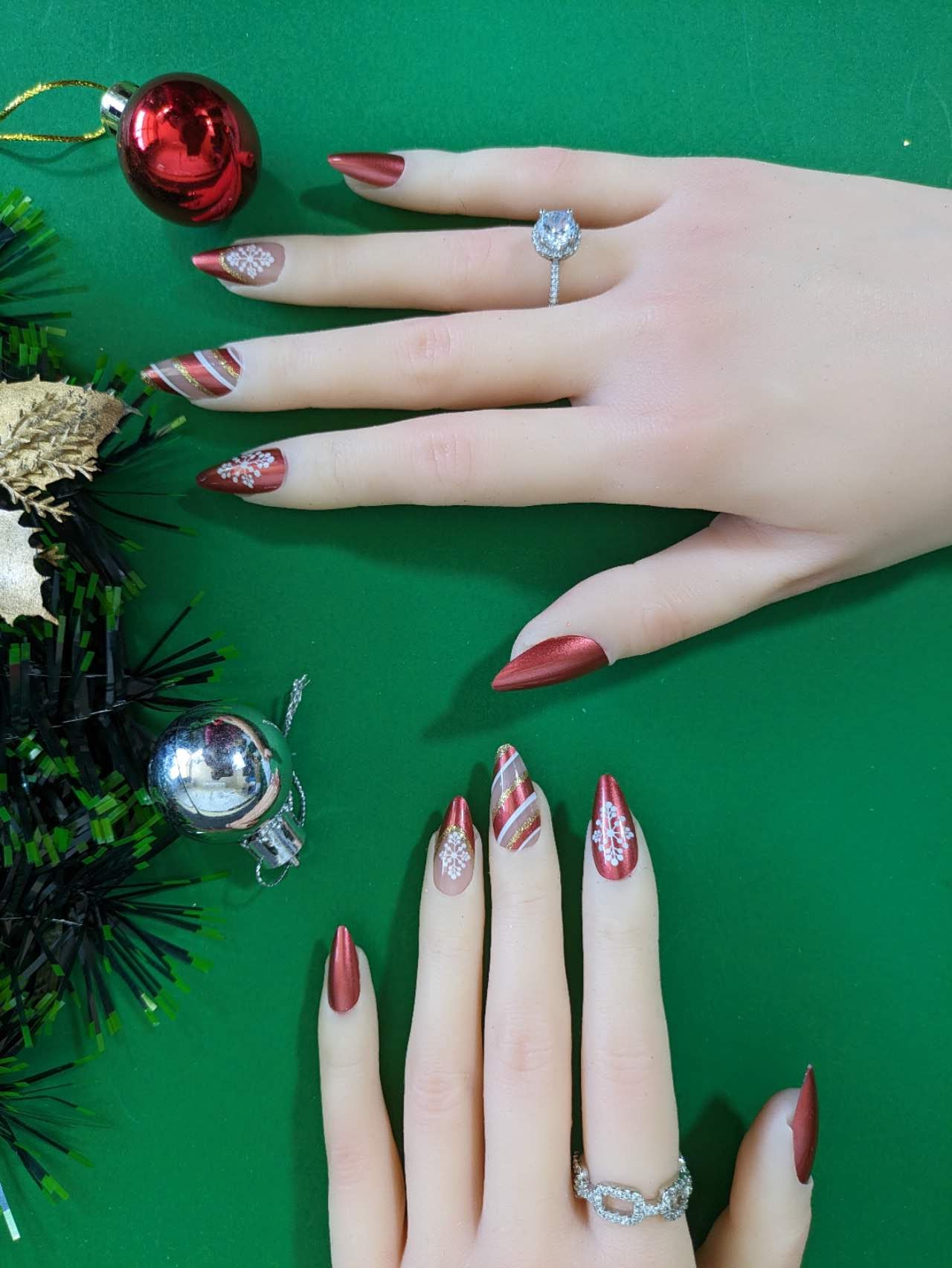 Santa Series Ten-Snow with Stripe Press On Nails