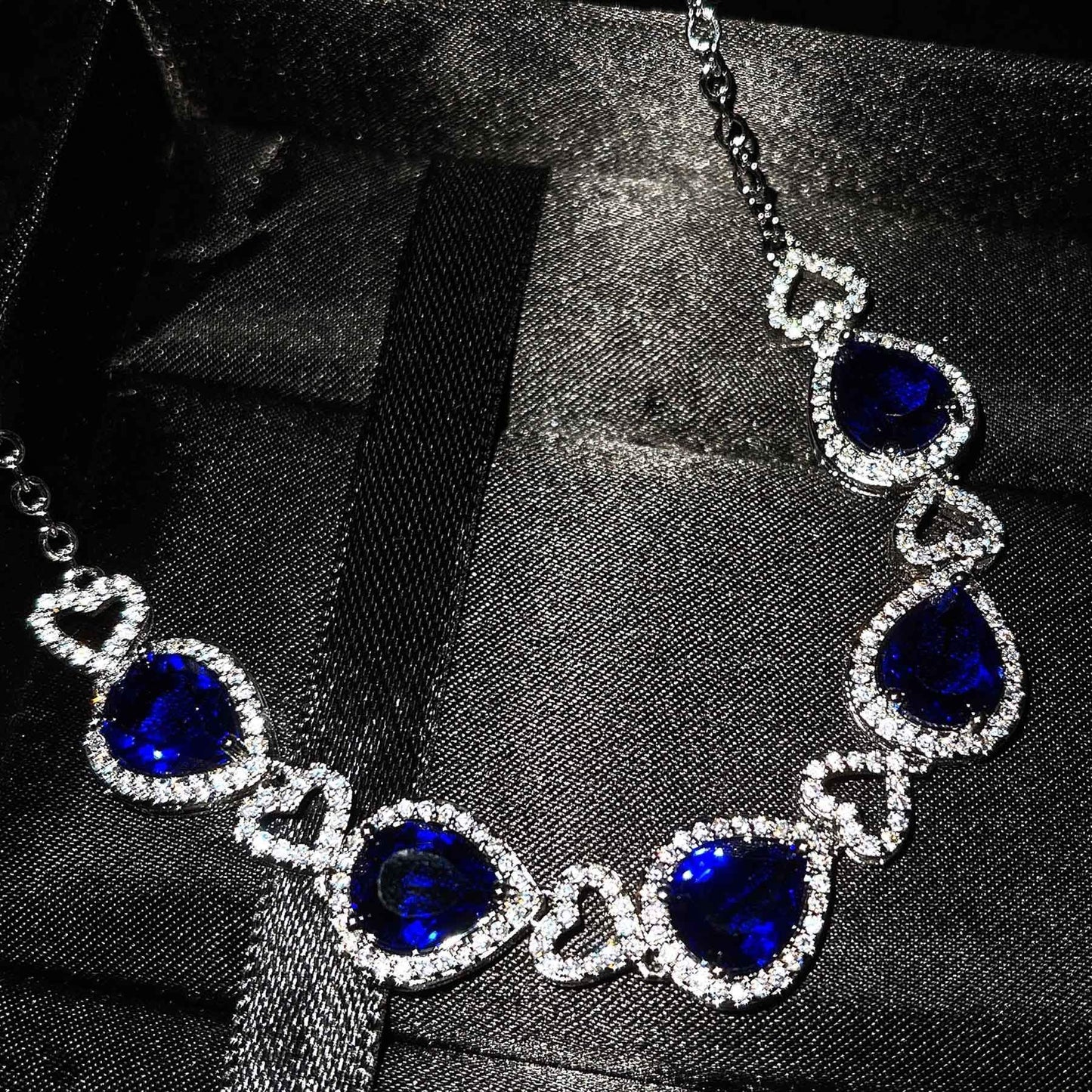 Luxurious Heart of the Ocean Blue Diamond Bracelet