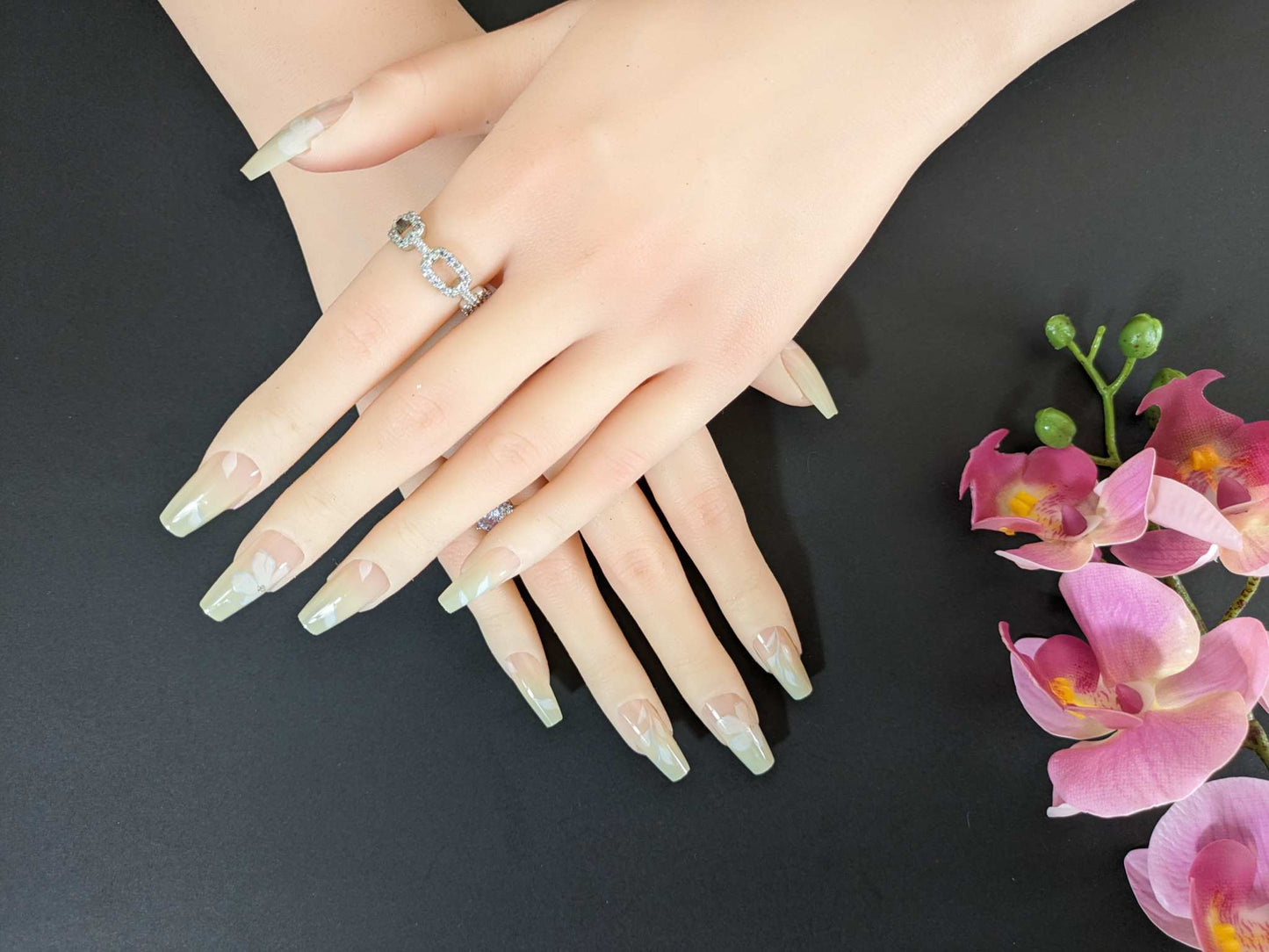 Flower Green Press On Nails