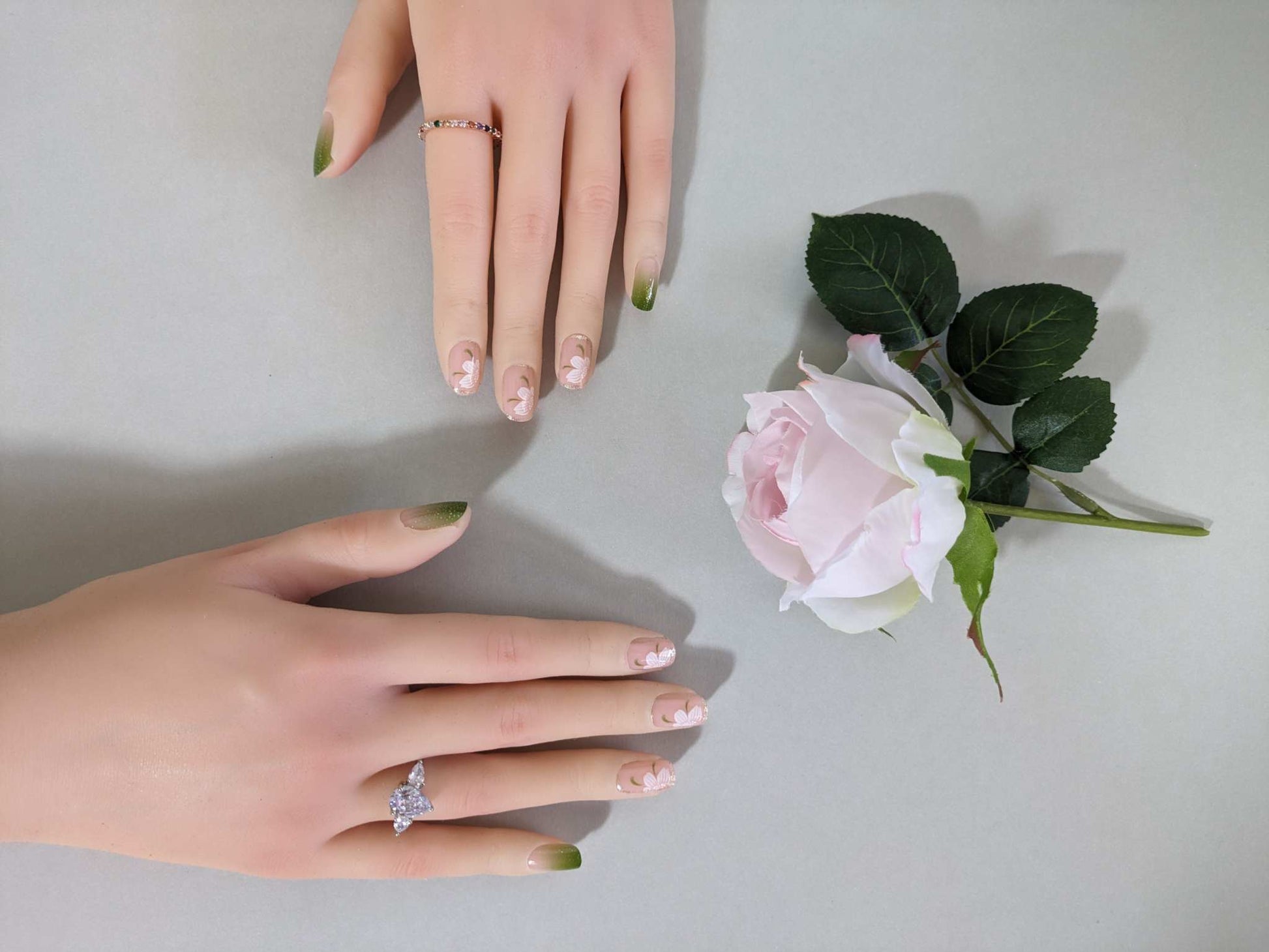 Midsummer Green Press On Nails