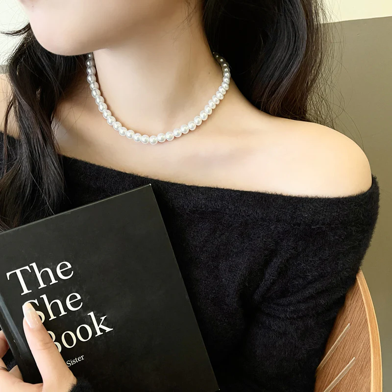 Vintage pearl necklace (medium pearls)